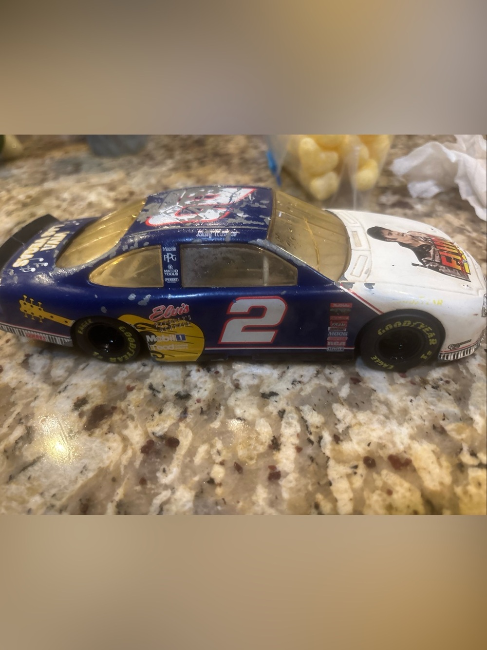 1998 Hasbro Rusty Wallace #2 Elvis Presley Viva Las Vegas Ford Taurus NASCAR Die